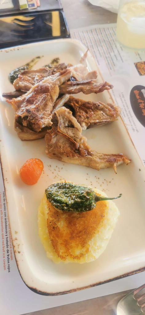 Lamb chops with Puree de patata - May 2024