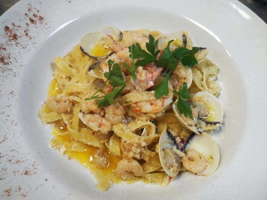 Seafood Fettuccini  Jumbo Prawns | Clams | Shrimp