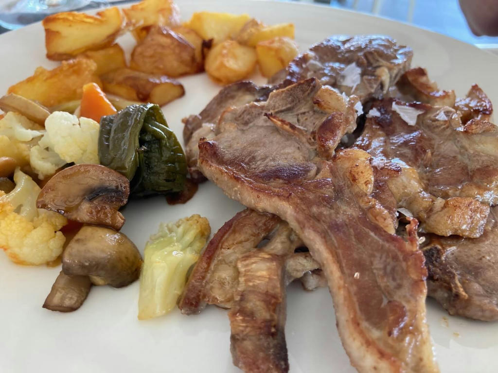 Lamb Chops - menu del dia, April 2023