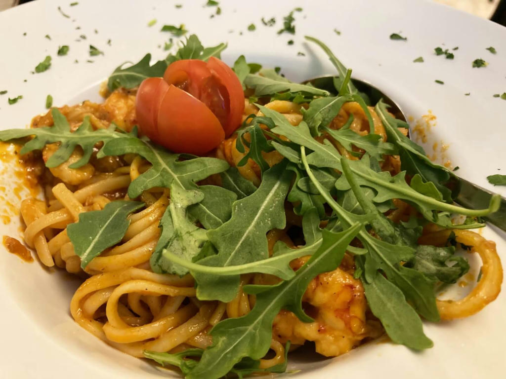 Linguini with prawns, garlic and chilli - February 2023