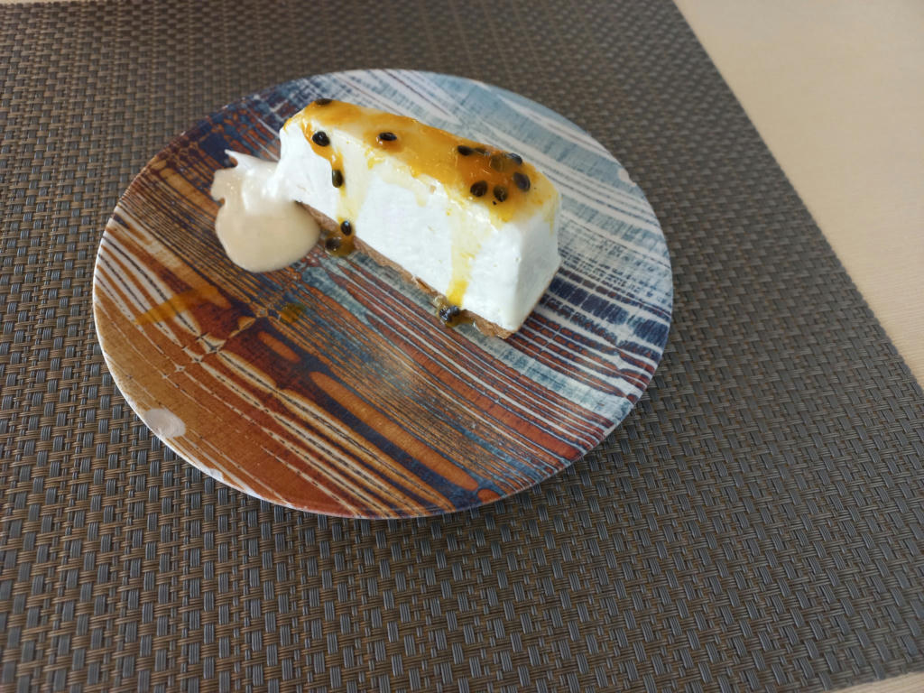 Passion fruit cheesecake - April 2024