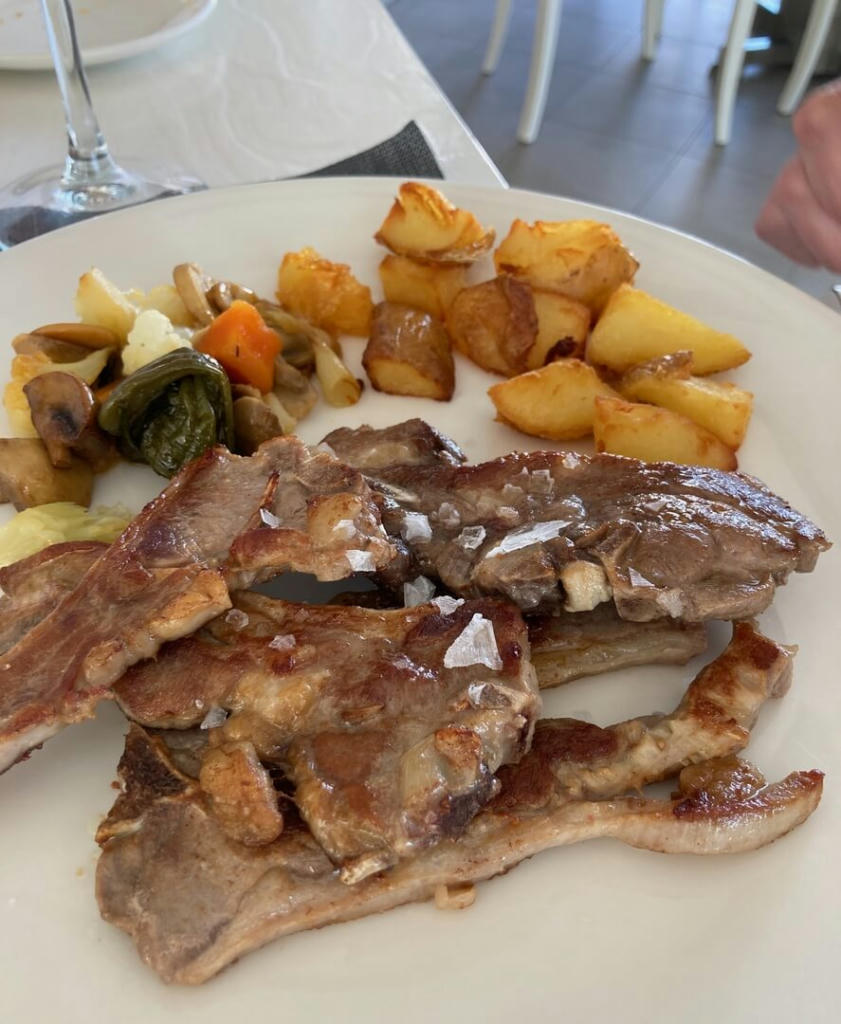 Lamb Chops - menu del dia, April 2023