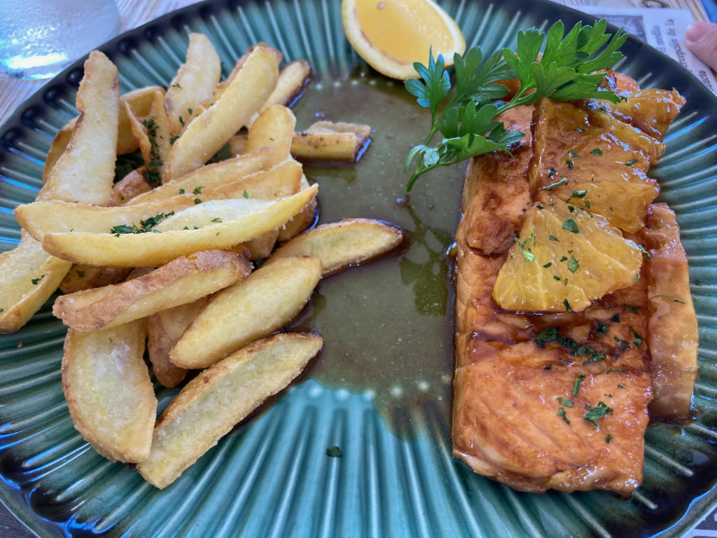 GRILLED SALMON SLICE WITH GREEN SAUCE - Sept 2023