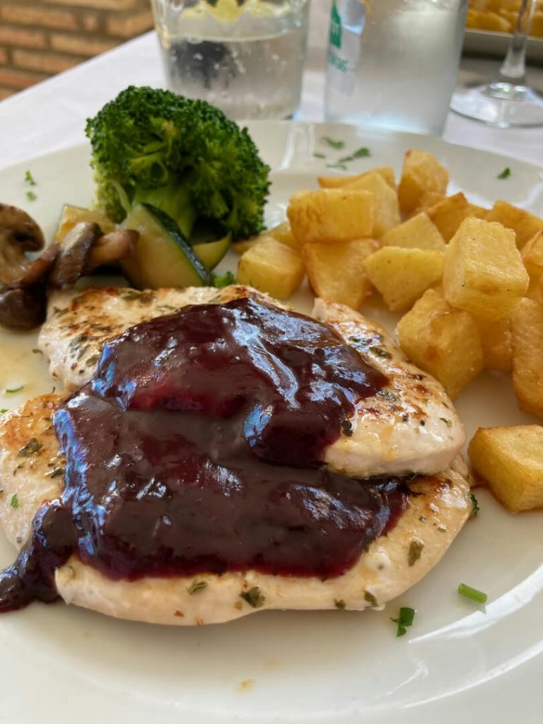 Turkey fillet with cranberry sauce - March 2023