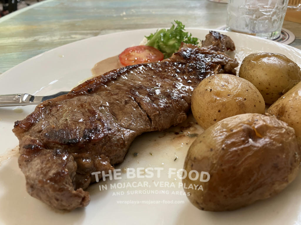 Entrecote with roquefort sauce and roast (?) potatoes - October 2024