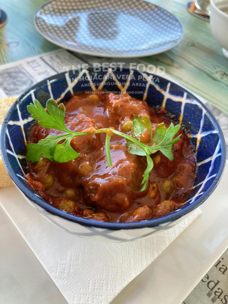 Meatballs in homemade tomato sauce - October 2023