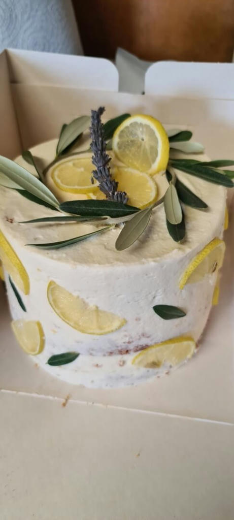  A 6inch lemon sponge, filled with freshly made lemon curd and lemon buttercream.