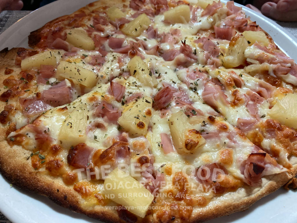 Hawaiian Pizza (tomato, cheese, ham, pineapple) - December 2023