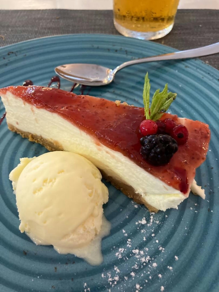 Cheesecake with red berries - Menu del dia - July 2023