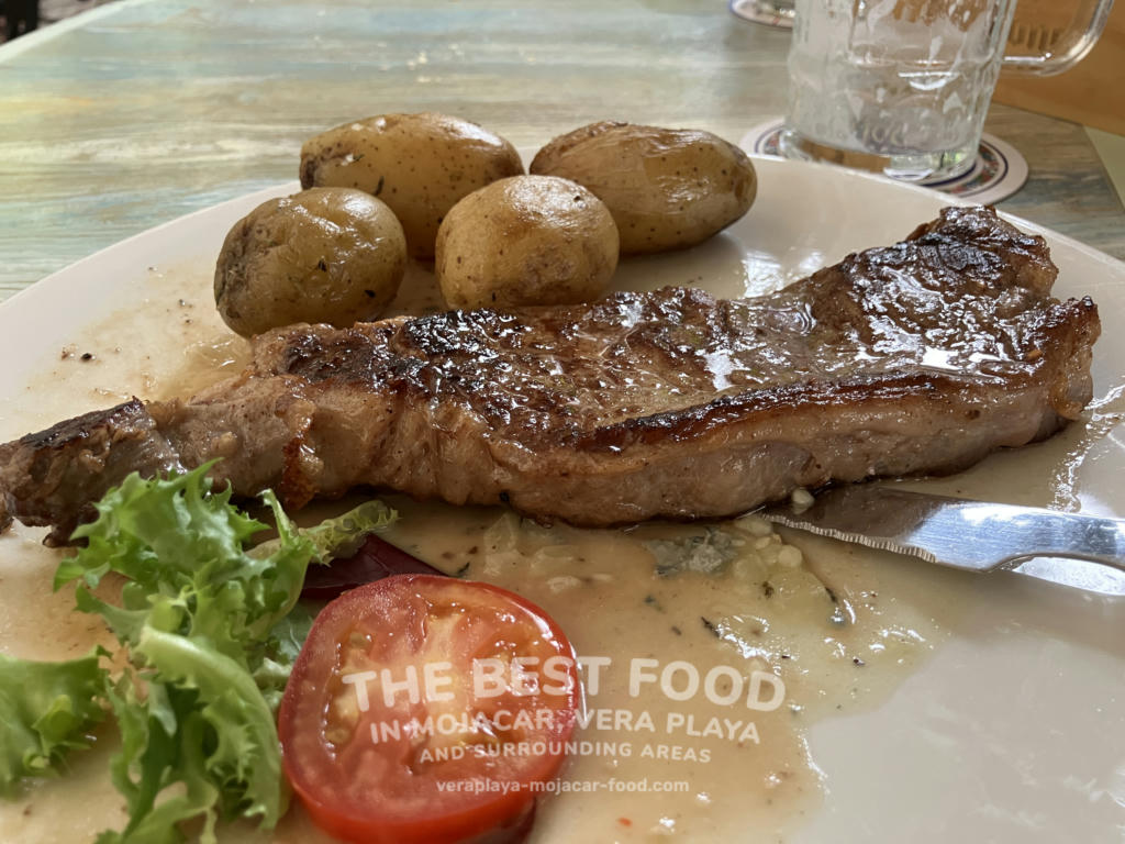 Entrecote with roquefort sauce and roast (?) potatoes - October 2024