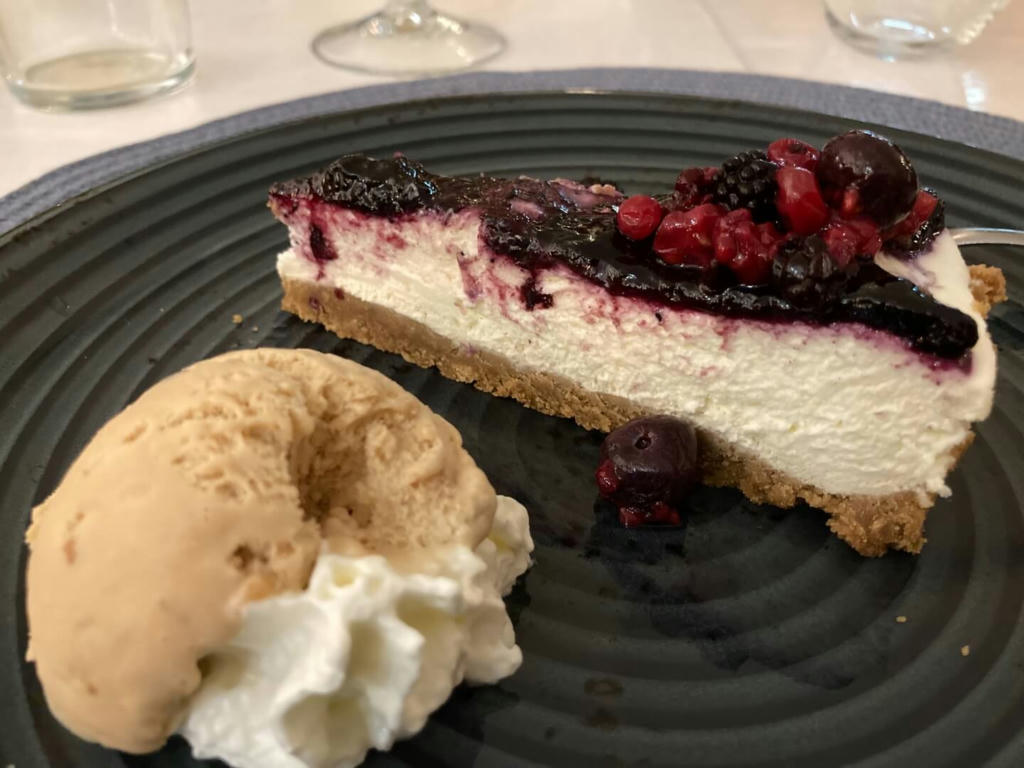 Cheesecake with red fruits - December 2022