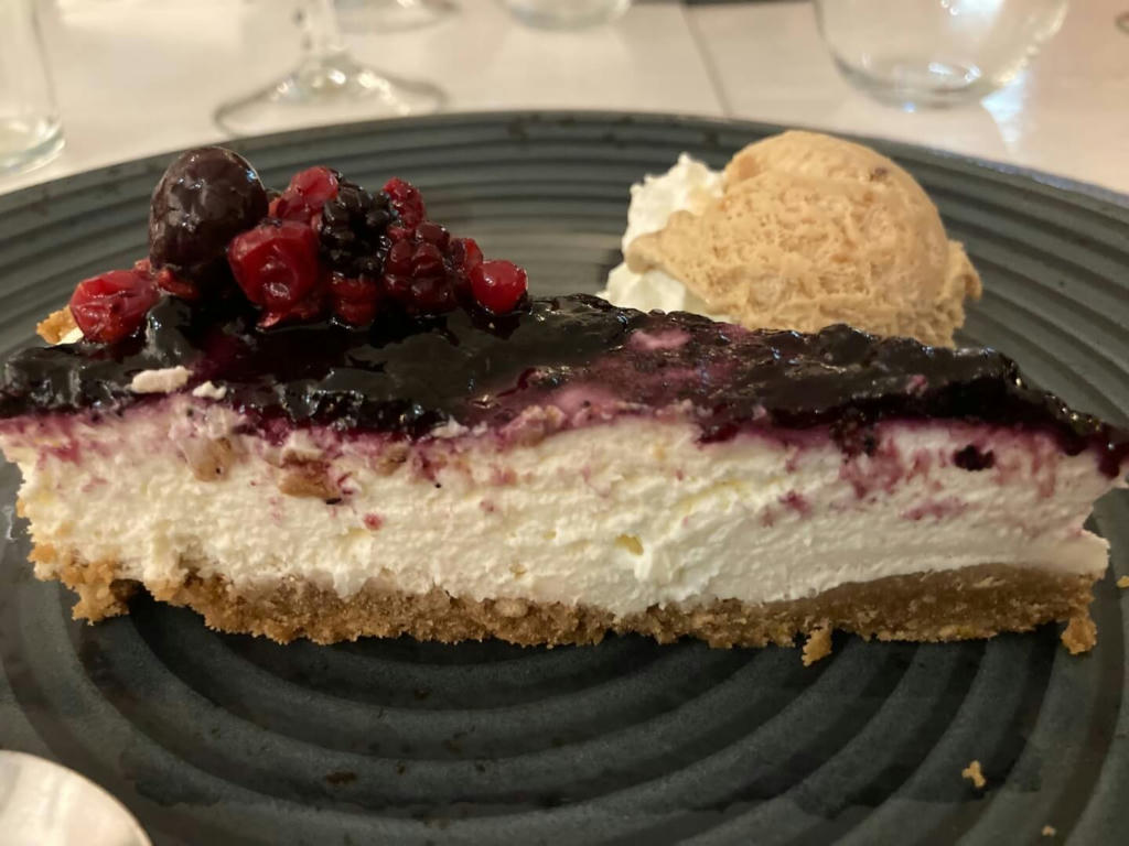 Cheesecake with red fruits - December 2022