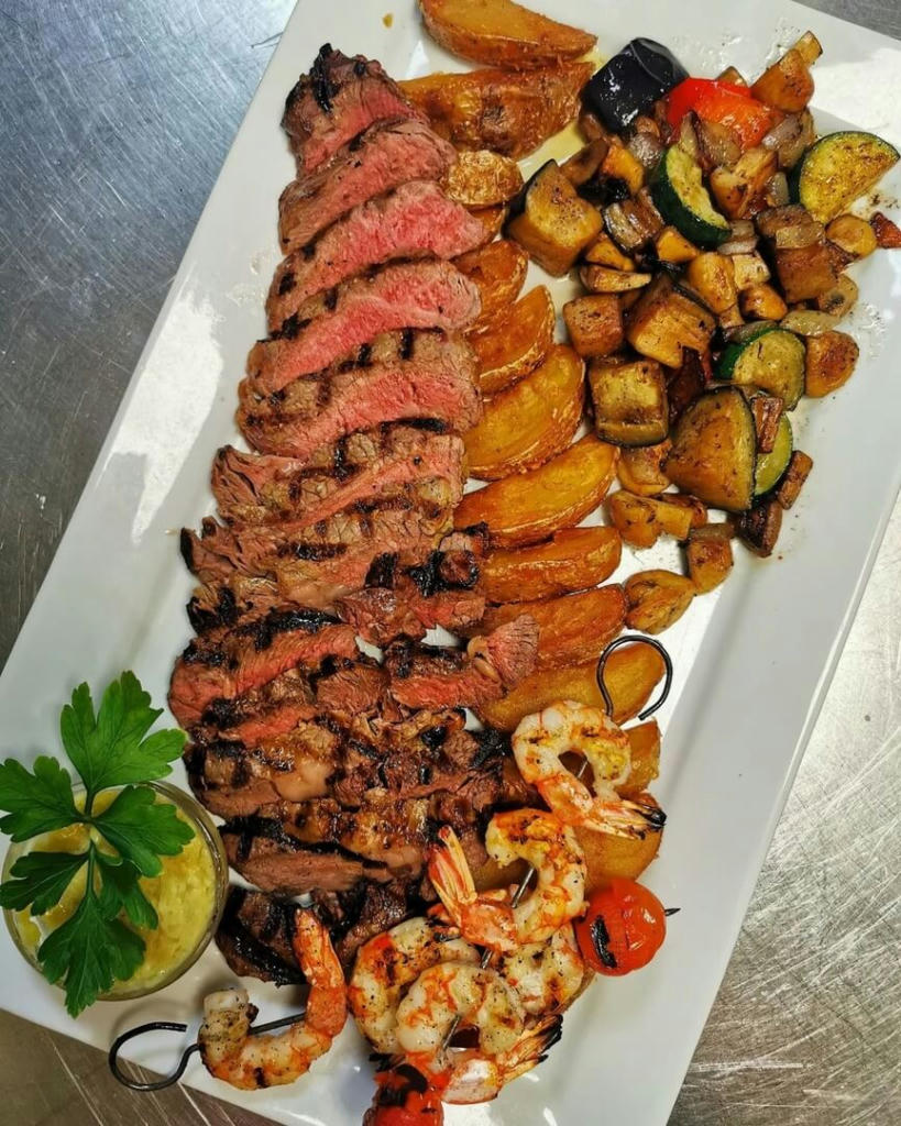 Surf n Turf for 2 - Grilled Angus Entrecot, Grilled Prawn Skewers, Sautéed Veg, TyM Triple Cooked Fat Chips, Choice of Sauce - September / Septiembre 2022 
