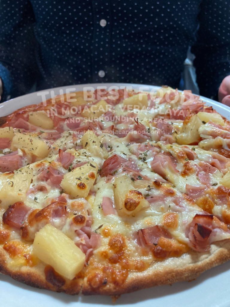 Hawaiian Pizza (tomato, cheese, ham, pineapple) - December 2023