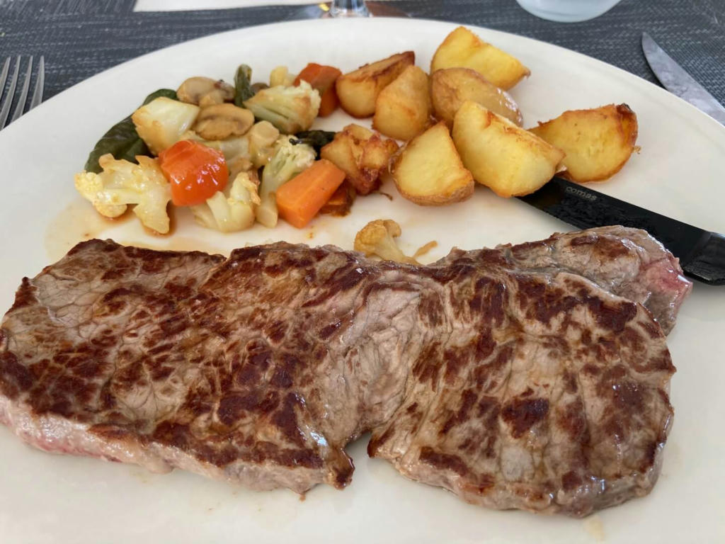 Sirloin Steak - menu del dia, April 2023