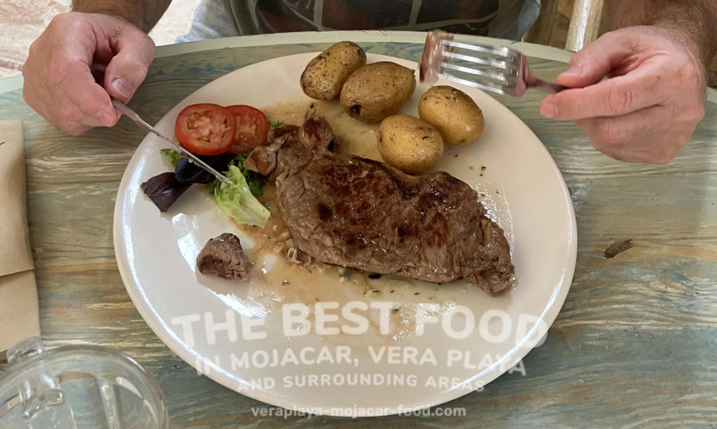 Entrecote with roquefort sauce and roast (?) potatoes - October 2024