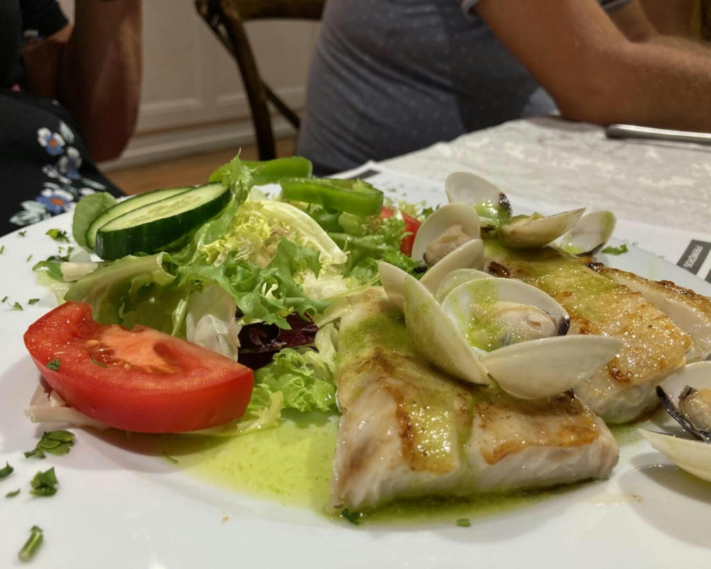 Hake, clams and mustard sauce - October 2022